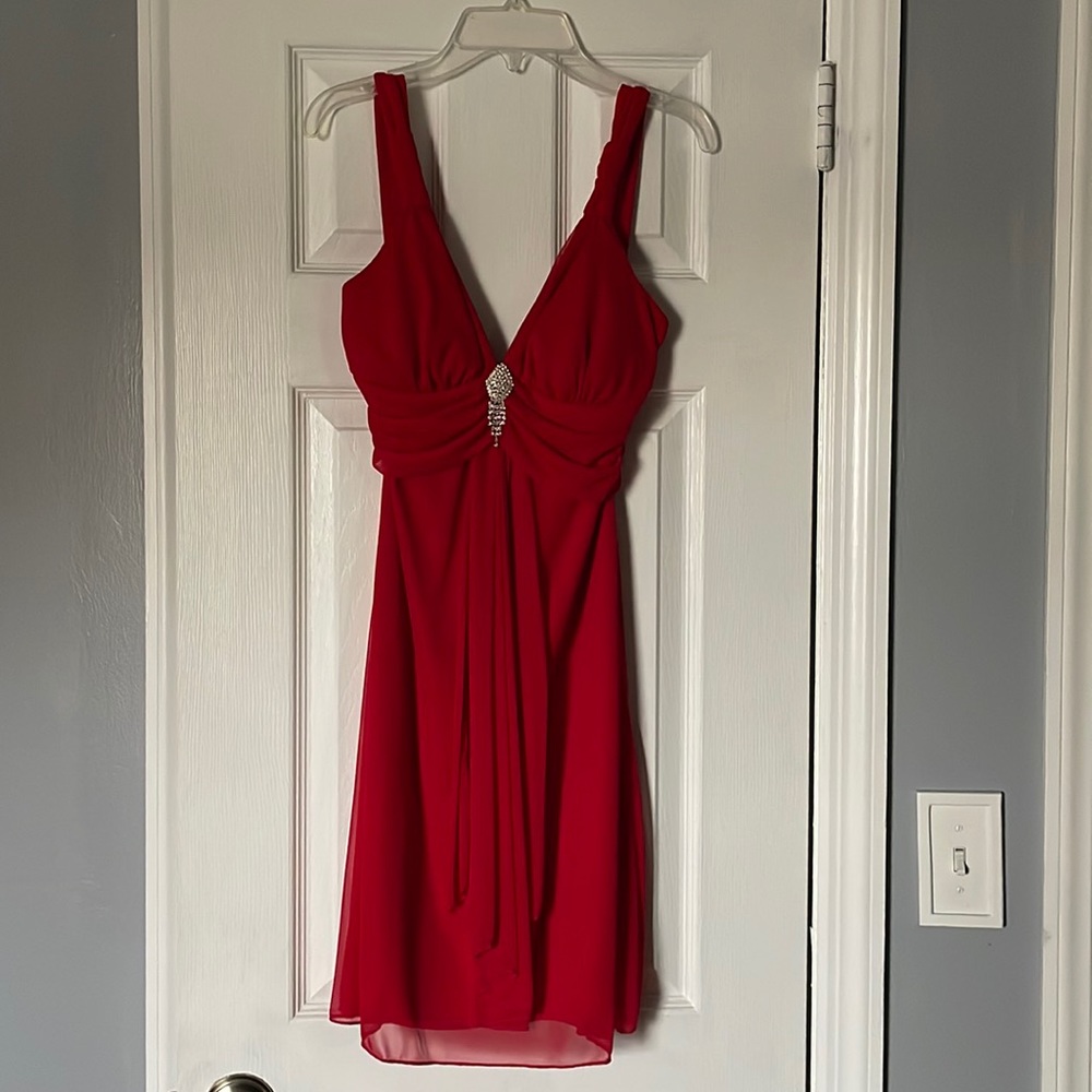 B. Darlin short red cocktail dress